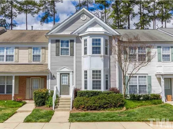 105 Parklane Dr, Morrisville, NC 27560