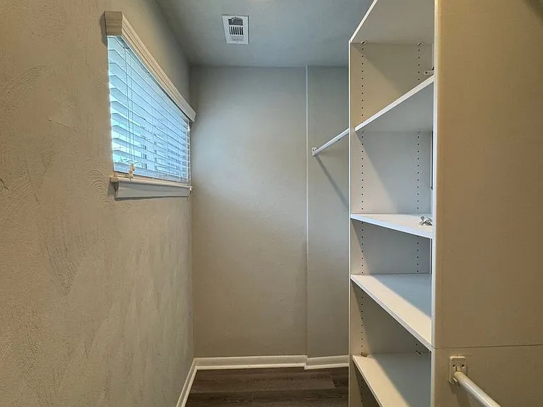 5828 Susquehanna Dr — Photo 15