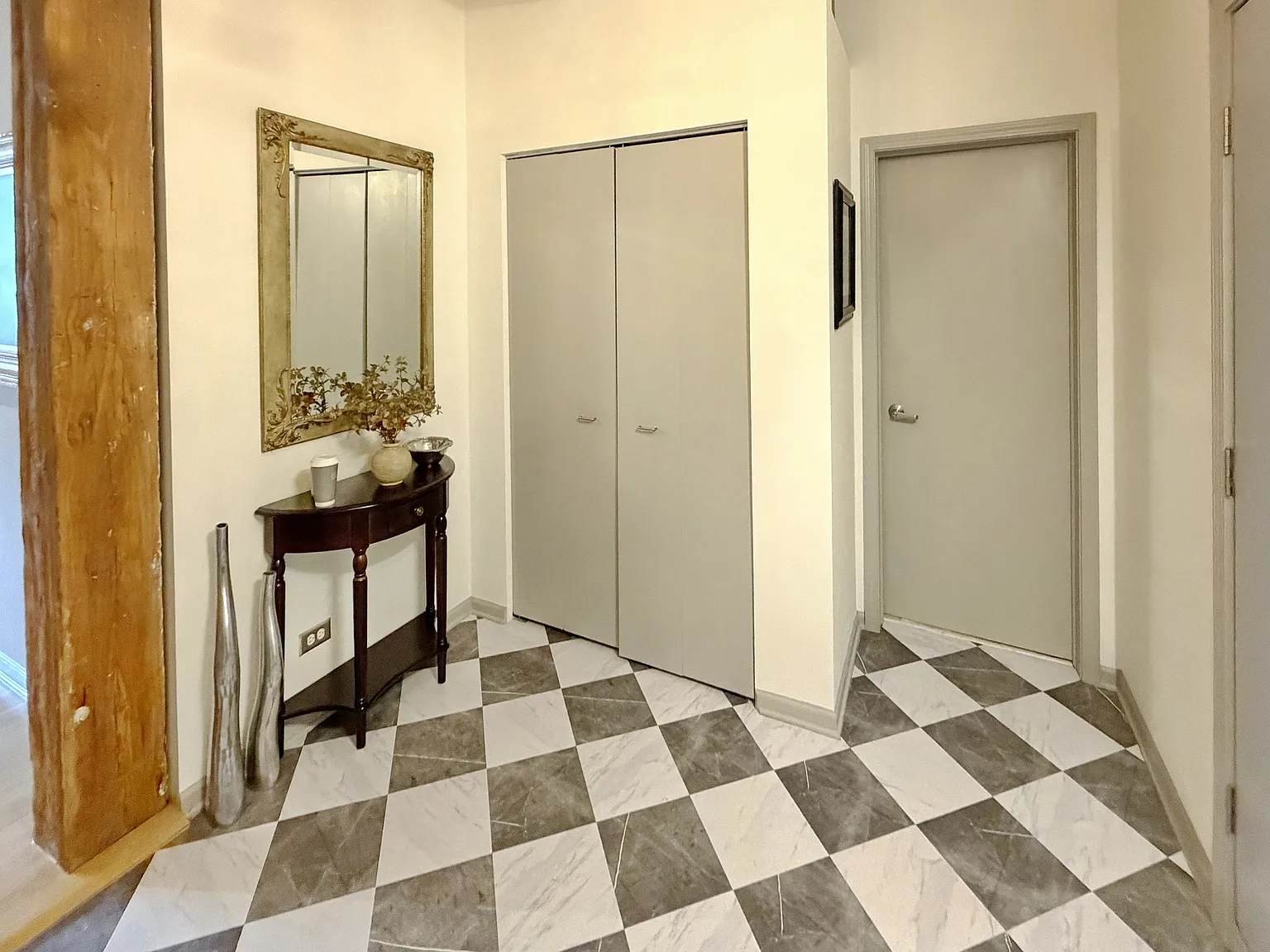 2 bed, 1500 sqft, $4,450 — Photo 2