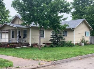 123 Pacific St, Hastings, NE 68901