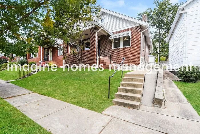 2 bed, 1.0 bath, 988 sqft, $1,899 — Photo 2