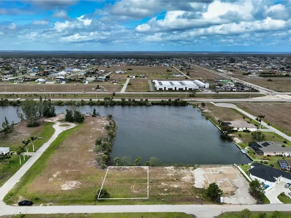 618 NW 30th Pl, Cape Coral, FL 33993