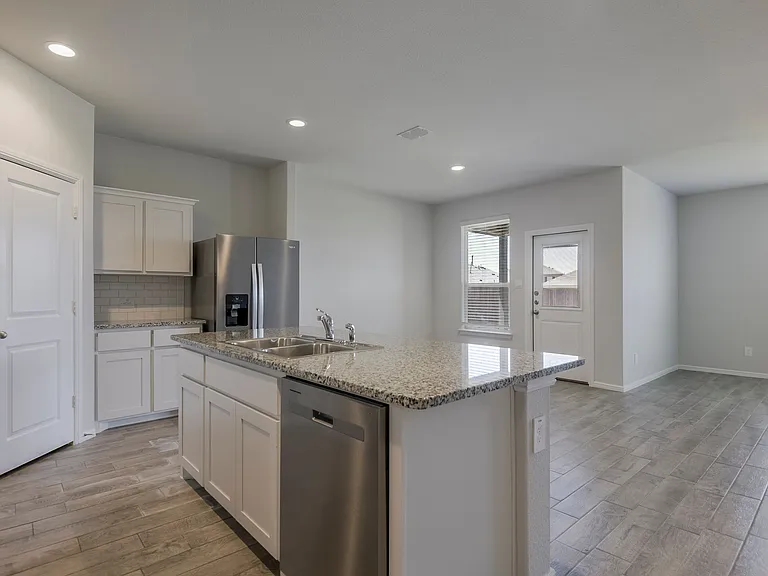 8620 High Hill Dr — Photo 6