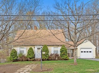 52 Bickford Hill Rd, Gardner, MA 01440
