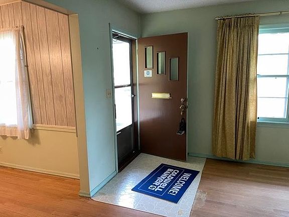 3rd image of 410 N 11th St