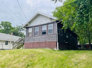 2214 Lincoln Ave, Des Moines, IA 50310