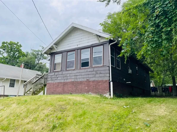 2214 Lincoln Ave, Des Moines, IA 50310