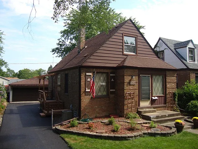 3634 176th Pl photo 1