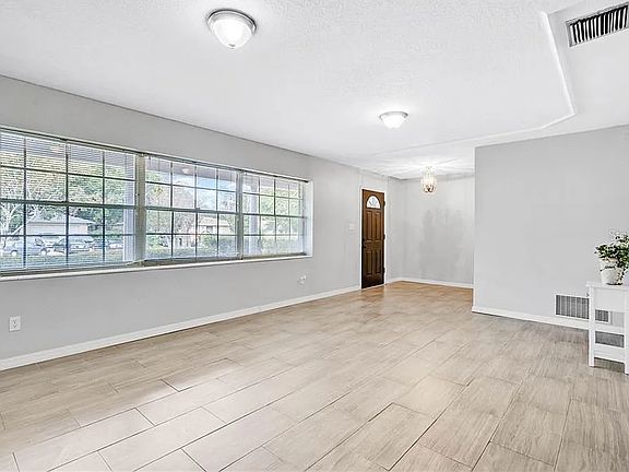 5th image of 3121 Crooked Oak Ct