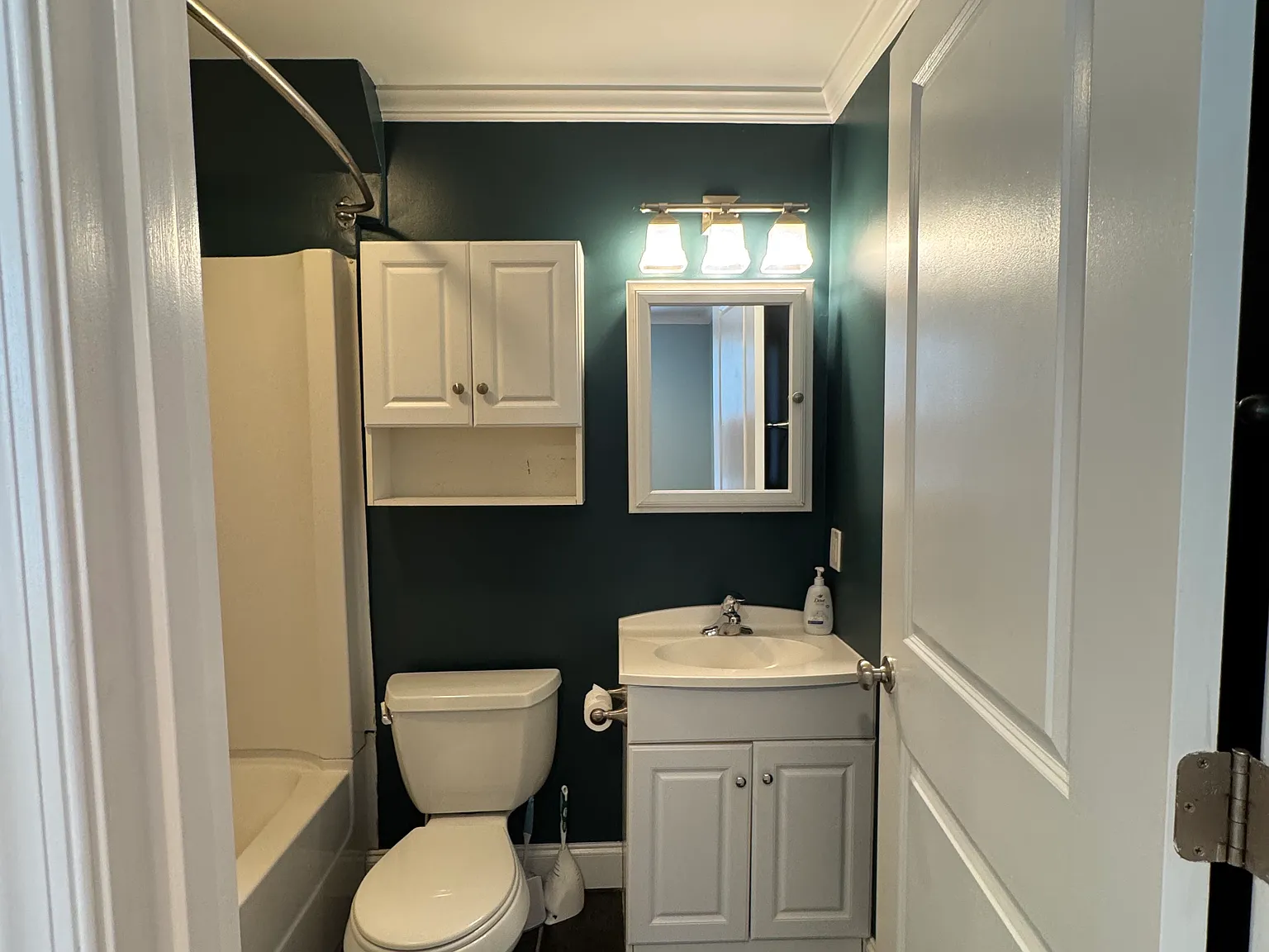 Studio, 700 sqft, $1,200 — Photo 4