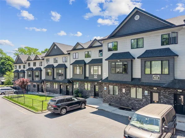 61 Blauvelt #102, Monsey, NY 10952