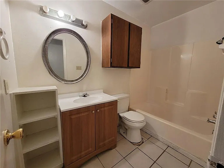 1609 Jones St #A — Photo 8