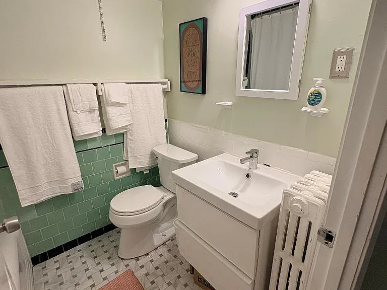 1645 V St SE #1 — Photo 5