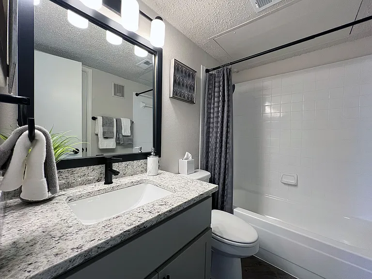 Ashwood Park Apartments — Photo 3
