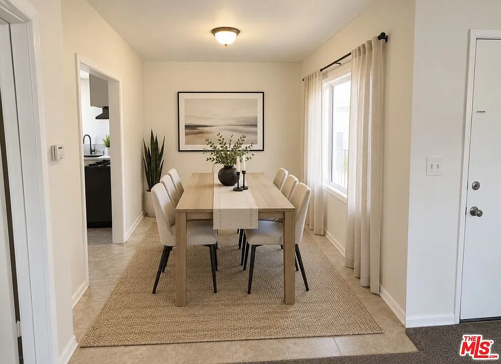 2 bed, 1.0 bath, 900 sqft, $2,495 — Photo 3