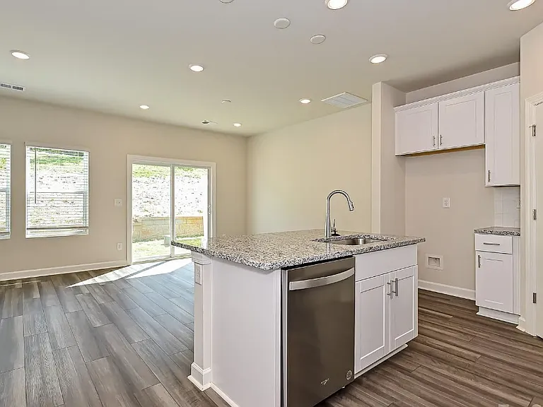 506 Tayberry Ln — Photo 5