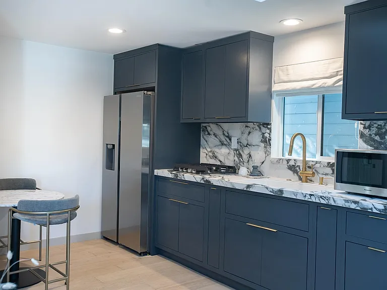 14822 Morrison St — Photo 35