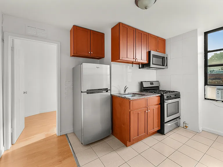 124 Mott St #38 — Photo 3