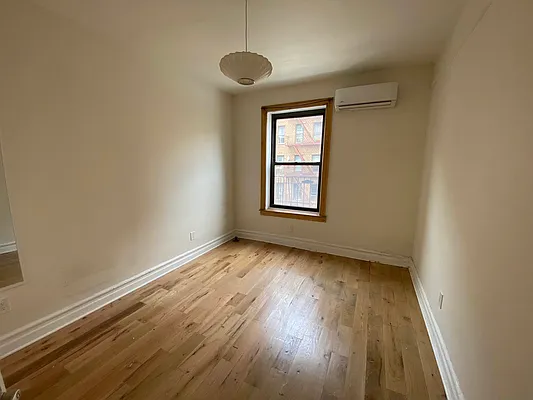 Rented by Premier Metro Realty Corp | media 13