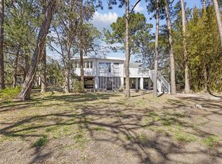 1149 Shell Crest Ave, Cedar Key, FL 32625
