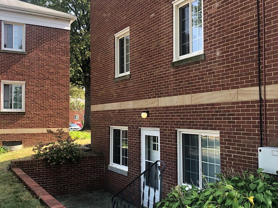 Private Patio with Entrance