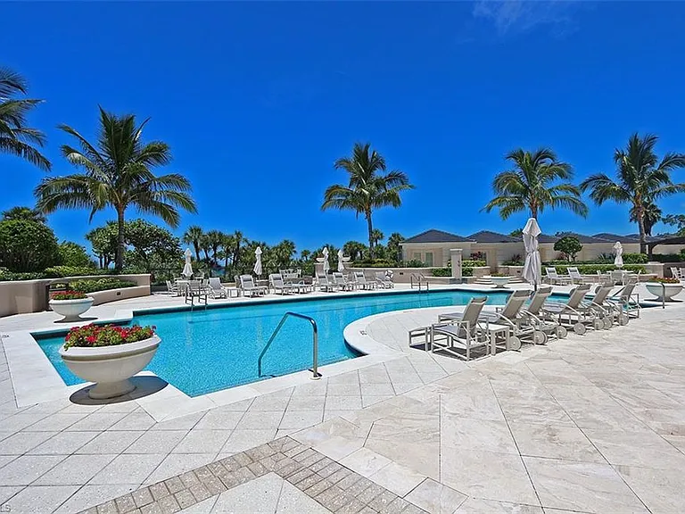 8665 Bay Colony Dr #901 — Photo 40