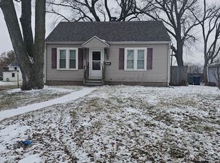 940 28th St, Bettendorf, IA 52722