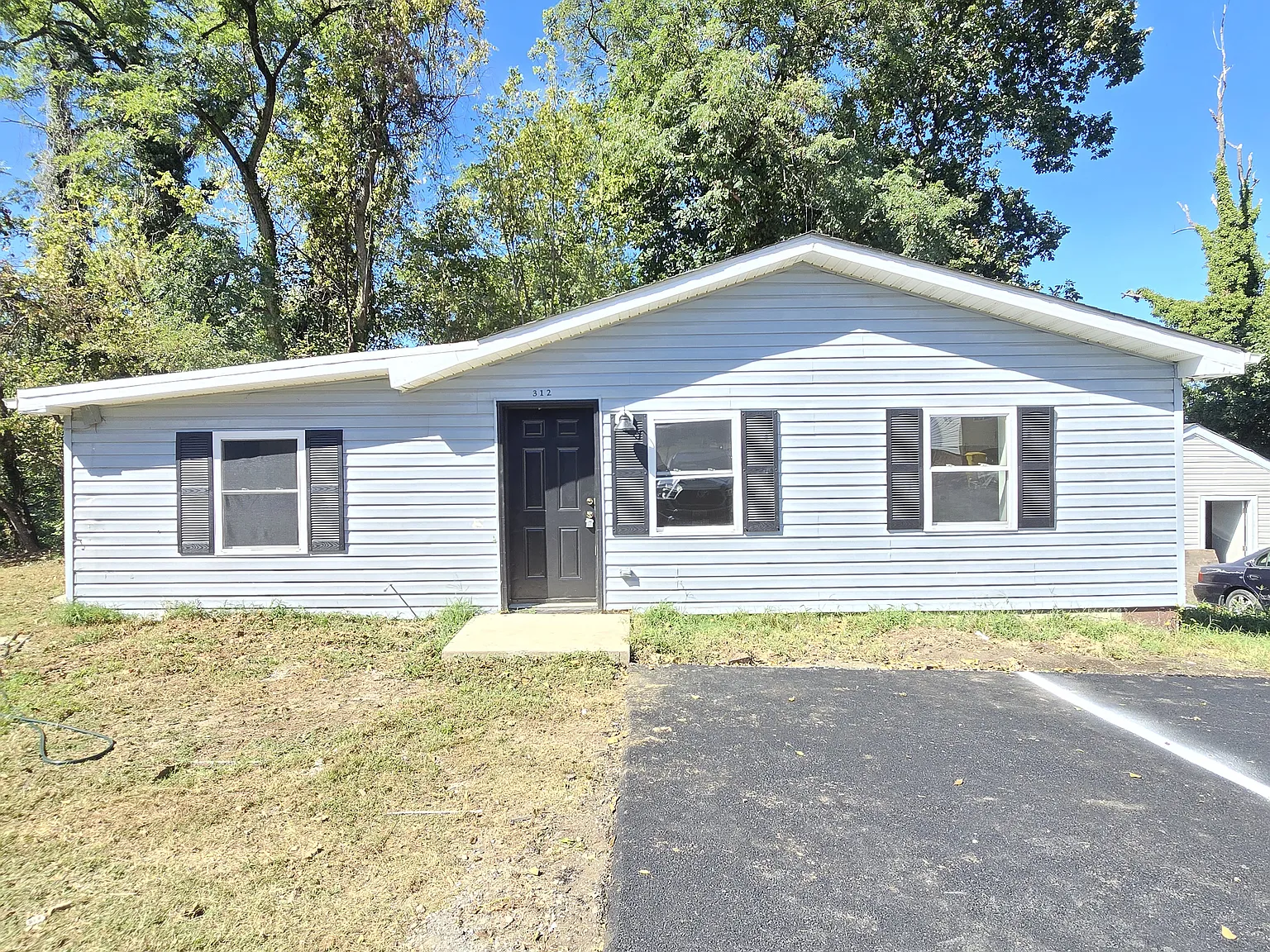 312 Elizabeth Ave — Photo 1