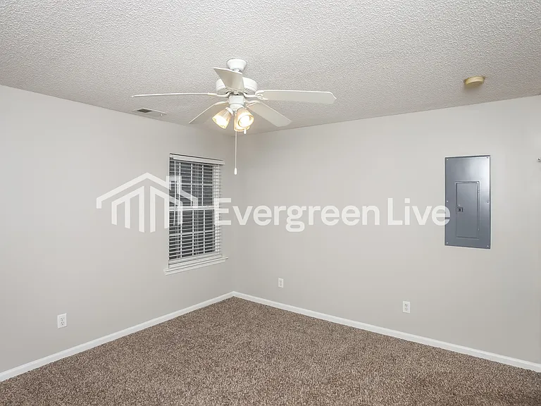 306 Castleburg Ln — Photo 11