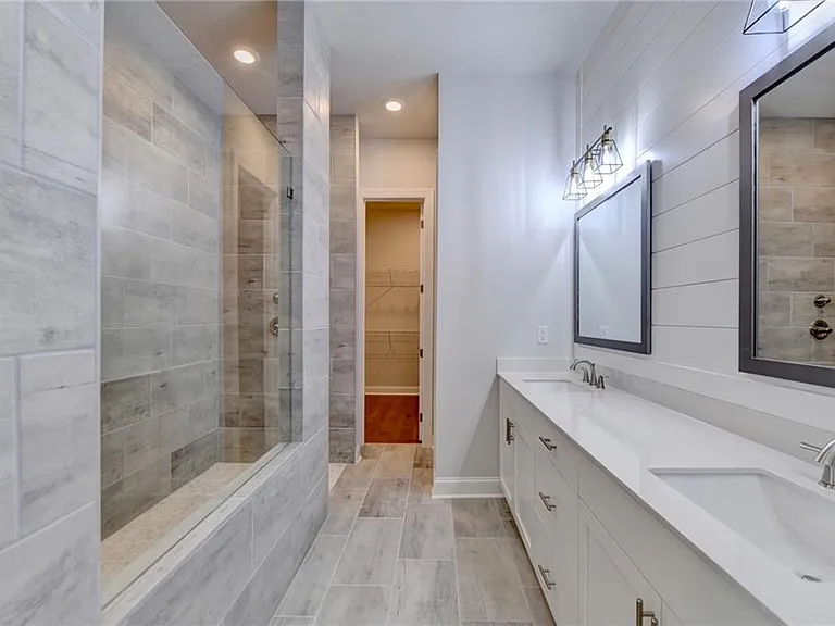 4536 Molder Dr — Photo 45
