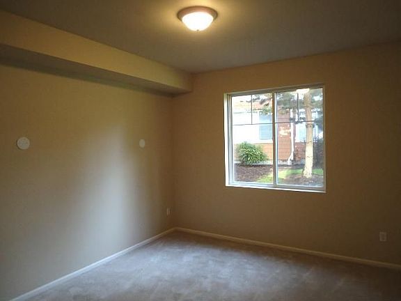 5th image of 1824 Hoyt Ave