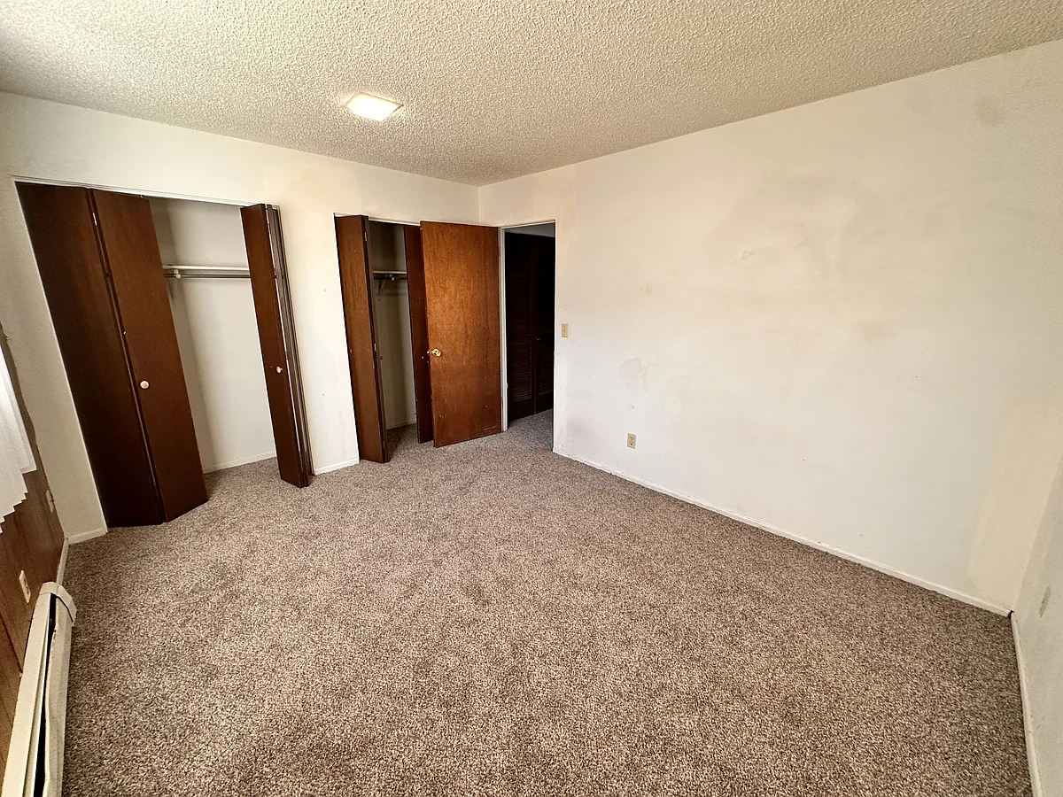 Building Photo - 1316 Poplar Dr #4