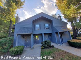 401 Woodhaven Dr, Edison, NJ