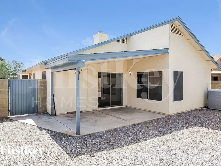 6410 W Townley Ave — Photo 14