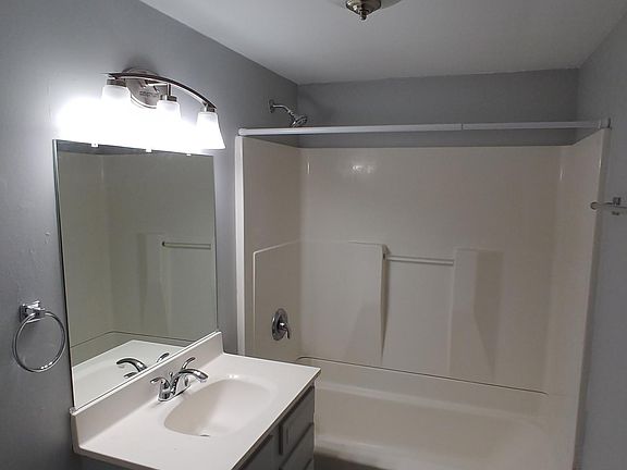 4th image of 4810 Melton Ln