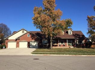 605 Burr Oak Dr, Tipp City, OH 45371