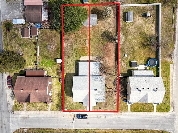 2nd image of 804 Moore St