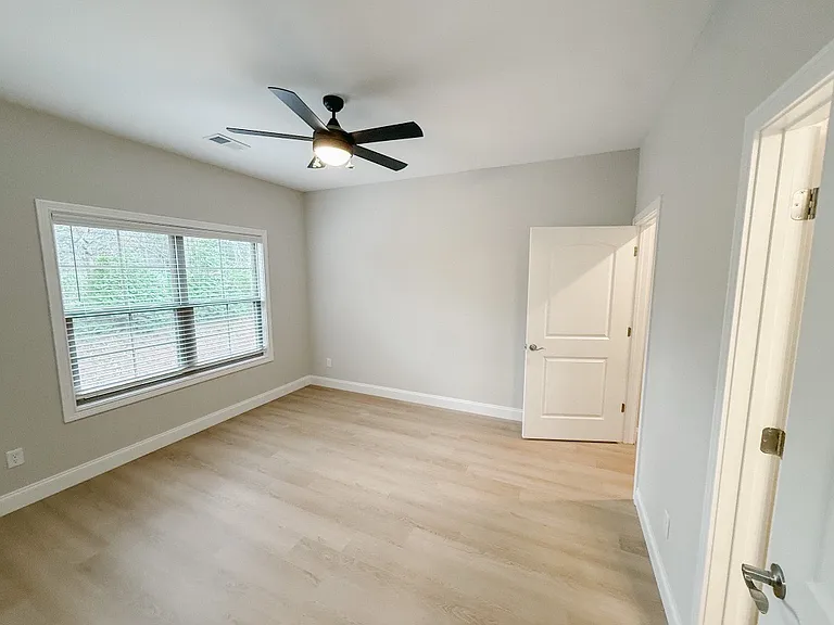 Laurel Ridge — Photo 3