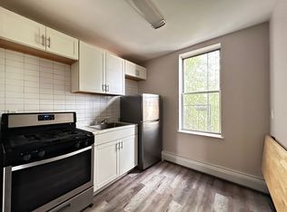 89 E 25th St #3E, Bayonne, NJ 07002