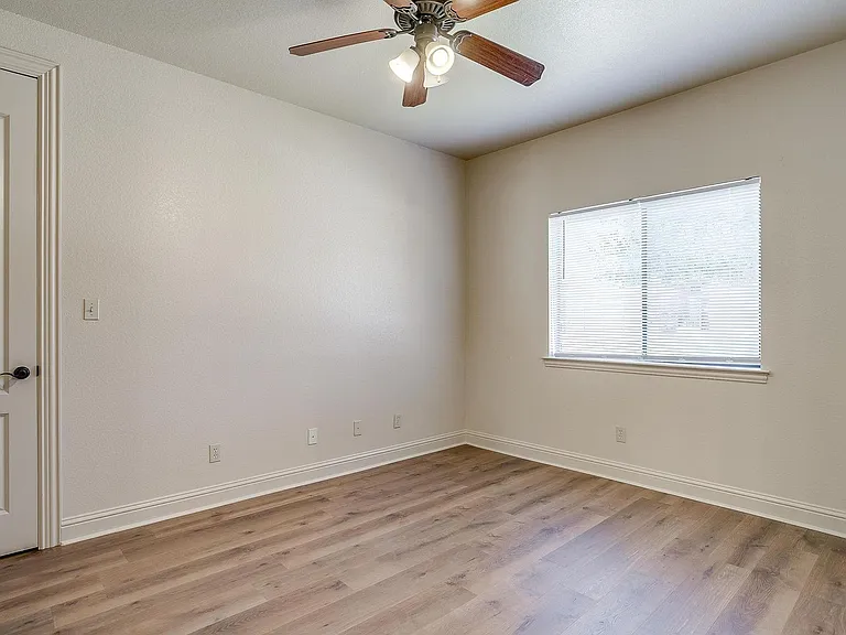 101 Prairie Dunes Dr — Photo 15