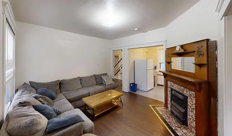 802 E Kingsley St #1 — Photo 3