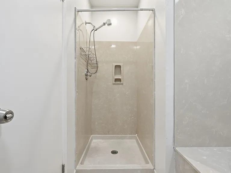 114 Gleneagles Dr — Photo 40