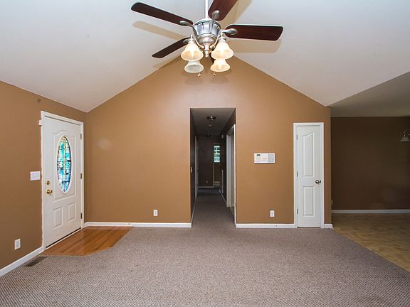 3rd image of 817 Leigh Ann Dr