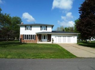 221 N 11th St, Albia, IA 52531