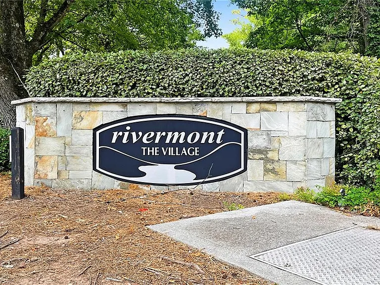 901 Wentworth Ct — Photo 24