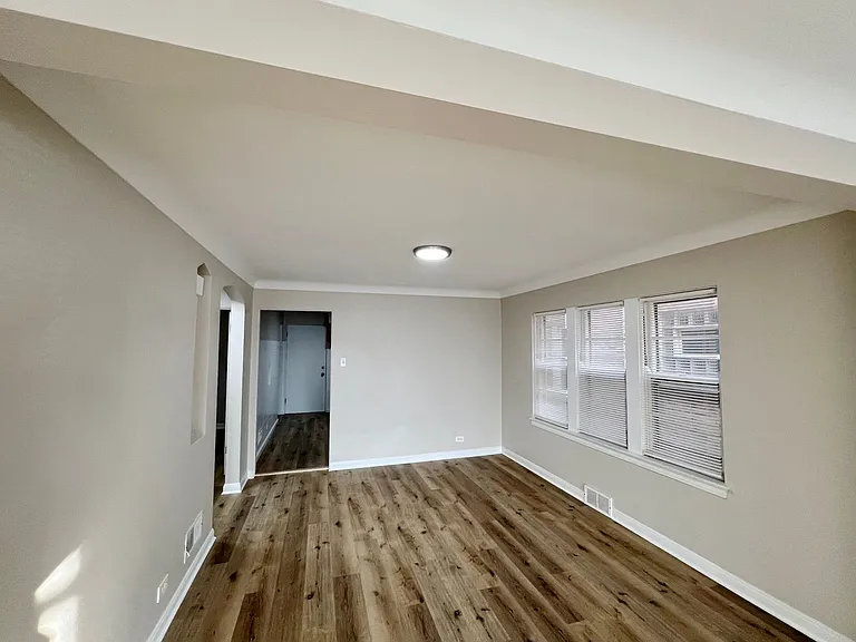 1515 Maple Ave — Photo 5