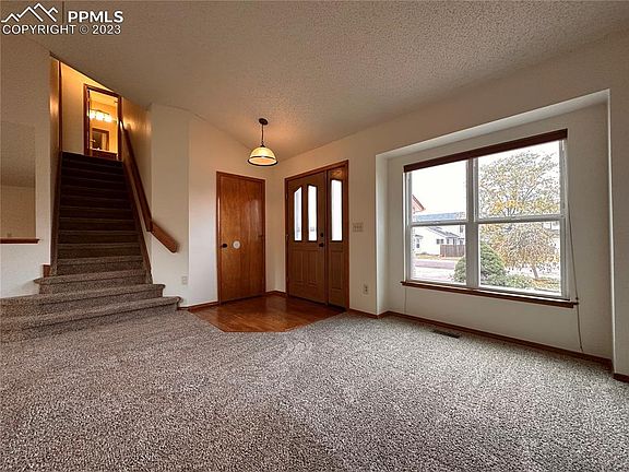 4th image of 3420 Richmond Dr