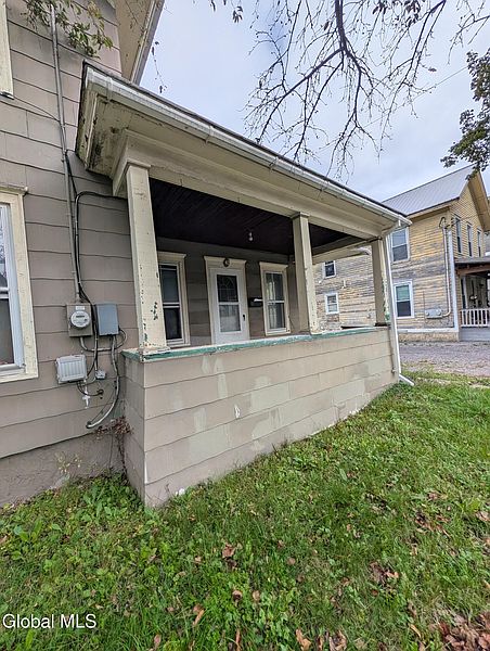 3rd image of 92 Reid Street