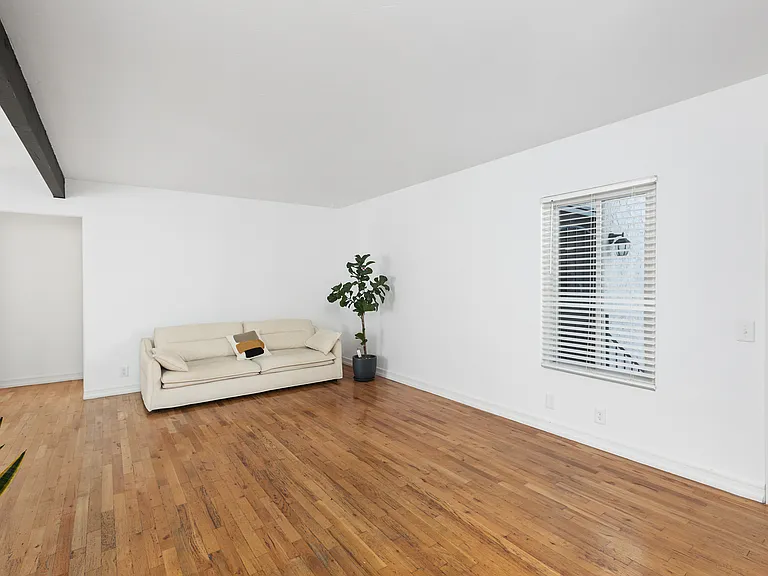 4635 Texas St — Photo 4