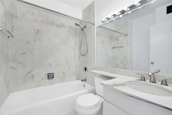 Rented by R New York | media 9